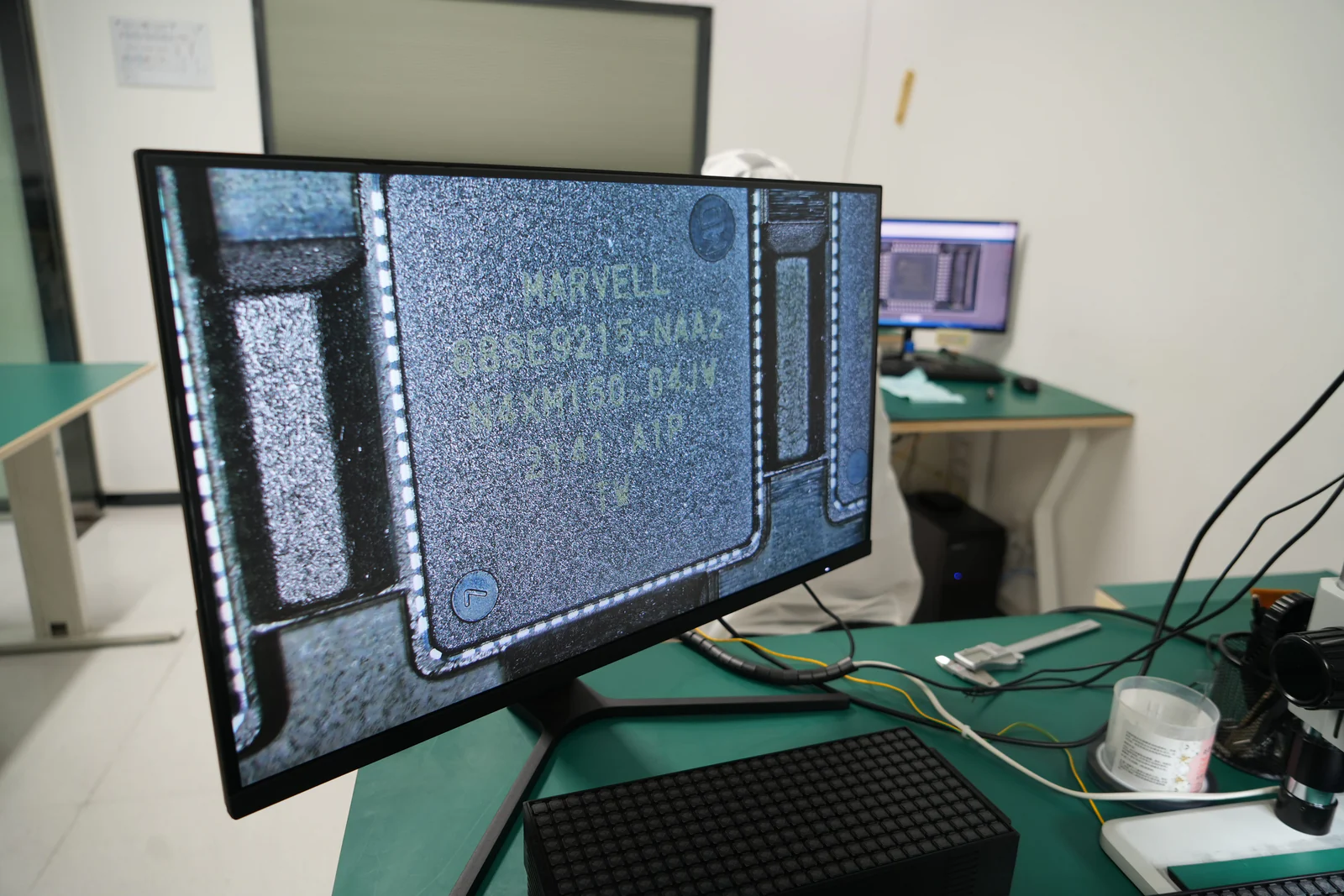 Digital microscope camera documenting electronic component condition