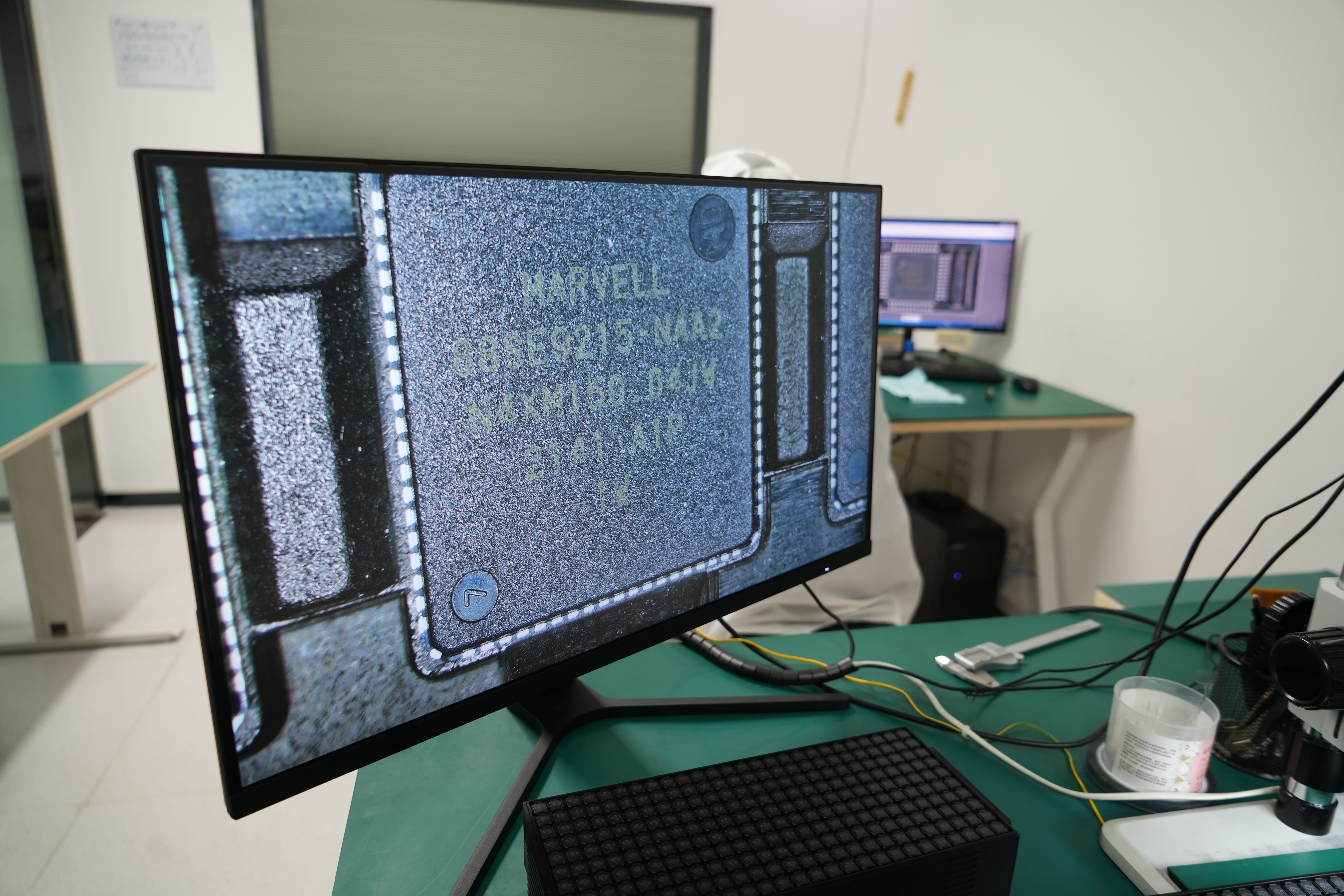 Digital microscope camera documenting electronic component condition